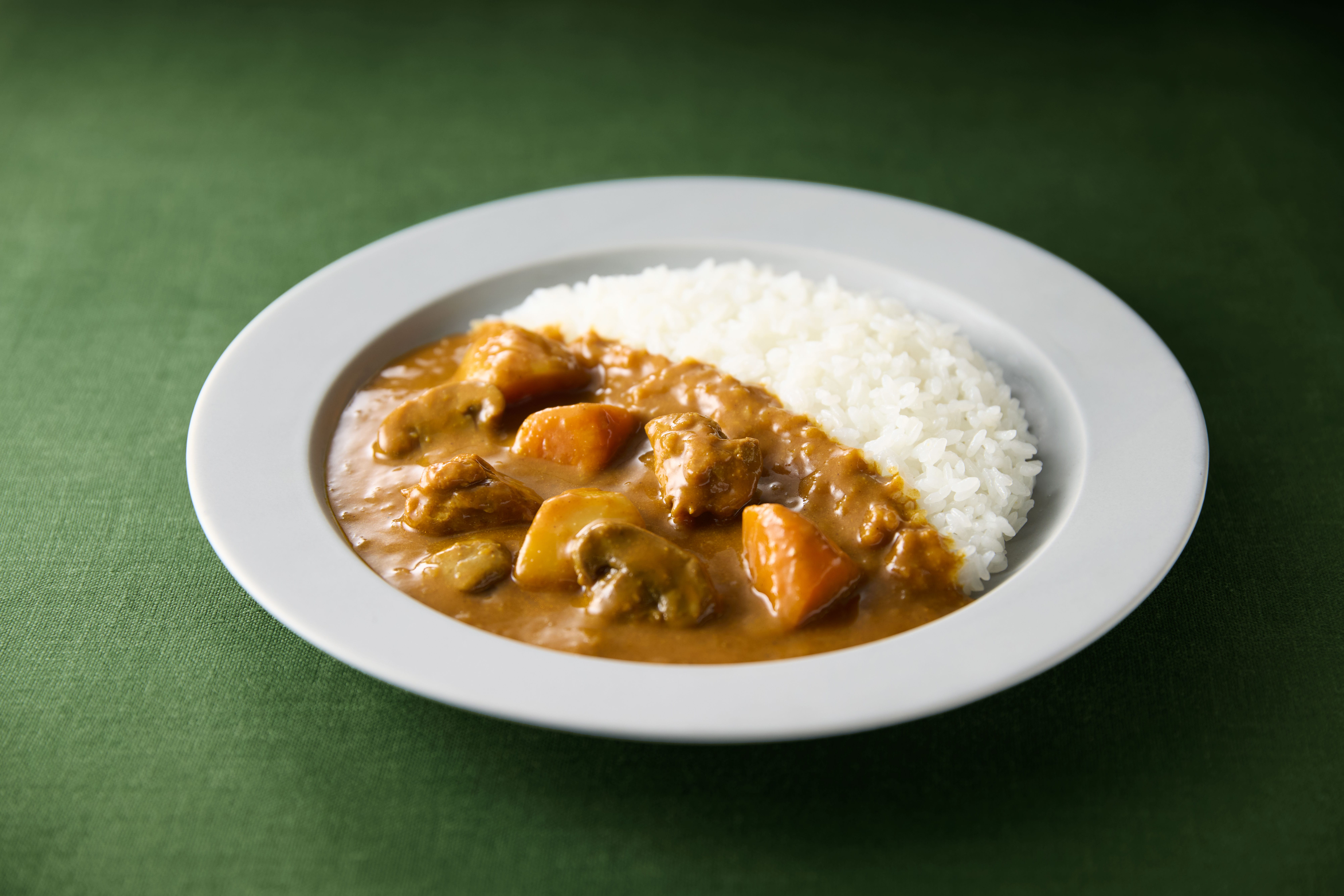 有機じゃがいもと人参の欧風チキンカレー